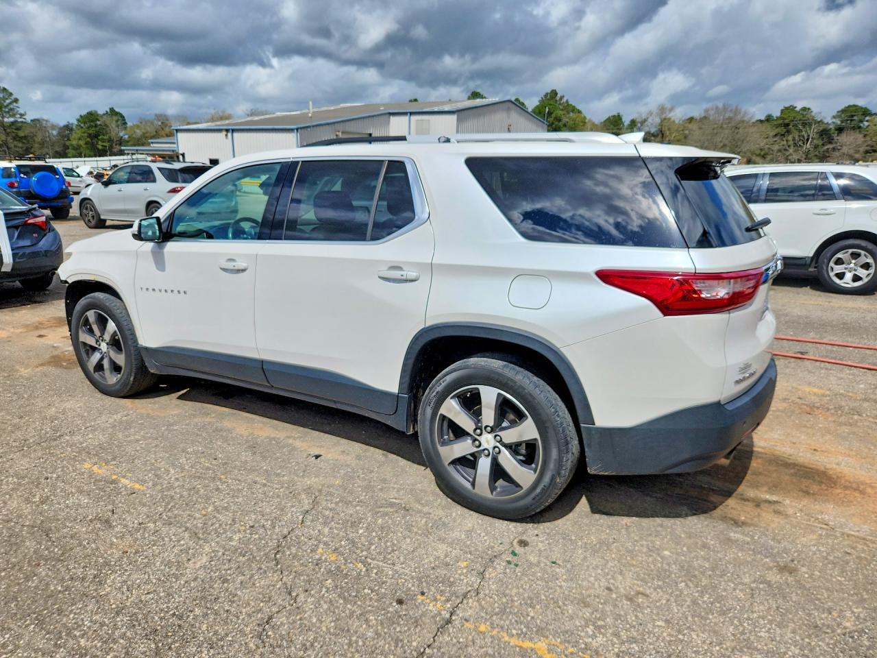 2018 Chevrolet Traverse Lt - Фото 2