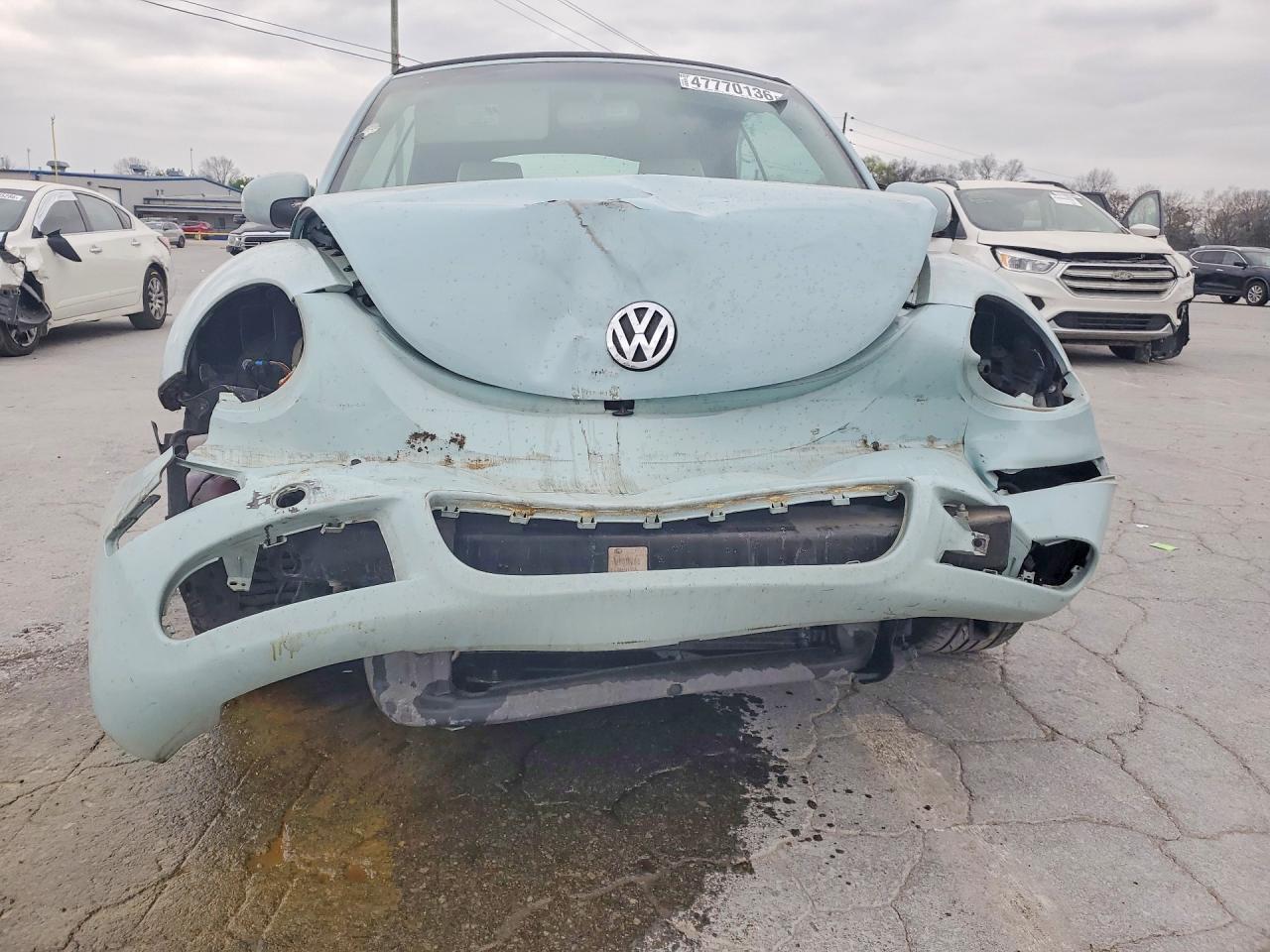 2010 Volkswagen New Beetle - Фото 5