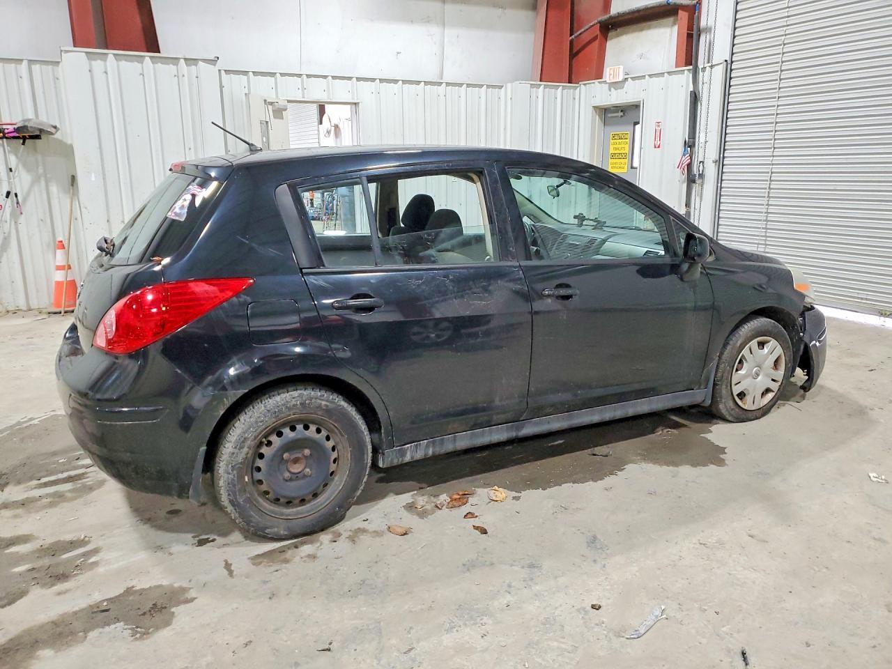 2011 Nissan Versa 1.8 S - Фото 3