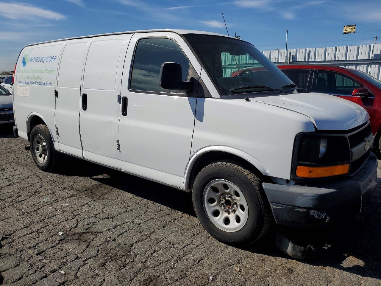 2014 Chevrolet Express G1500 Utility / Service Van - Фото 4