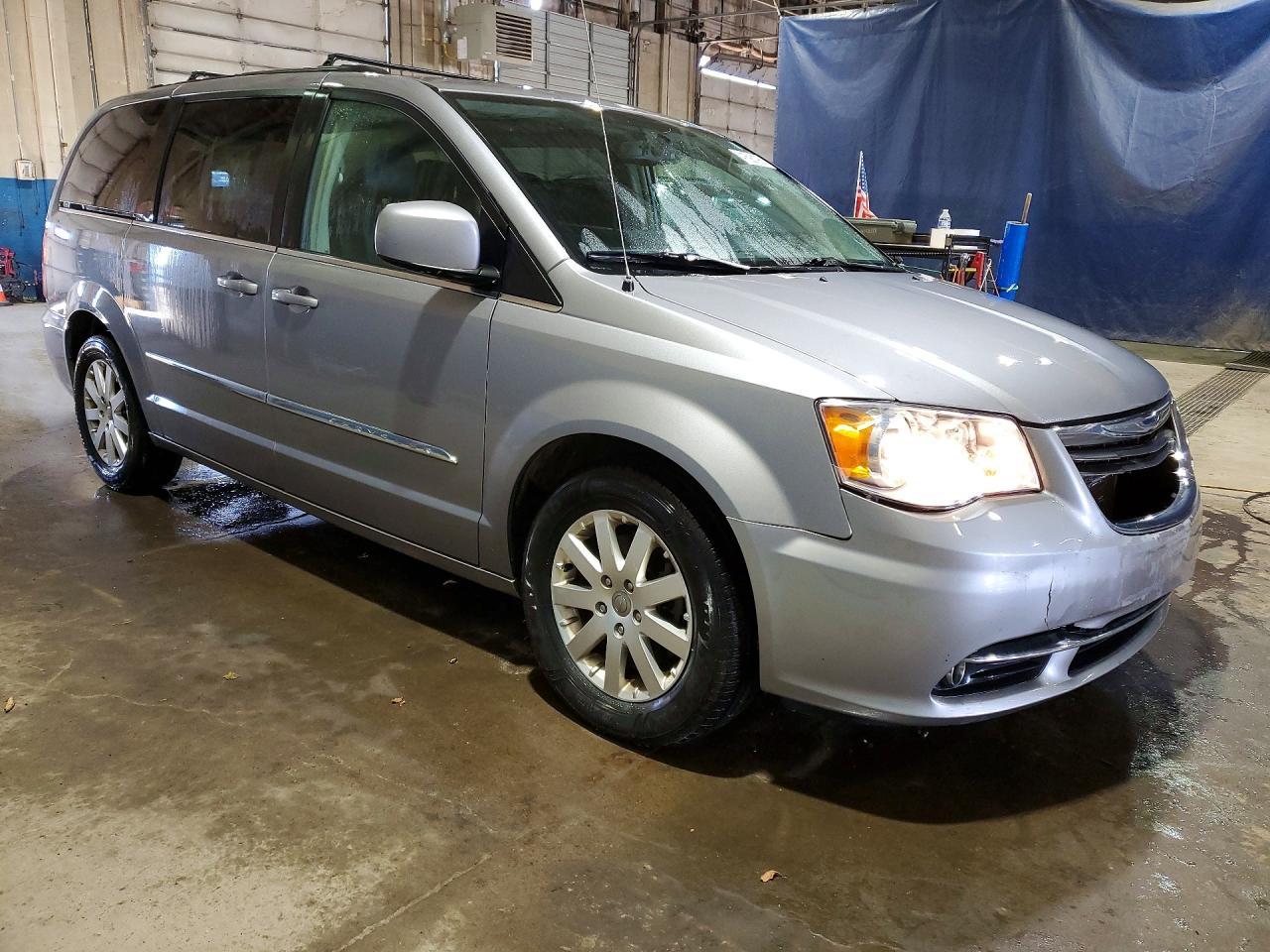 2016 Chrysler Town & Country Touring - Фото 4