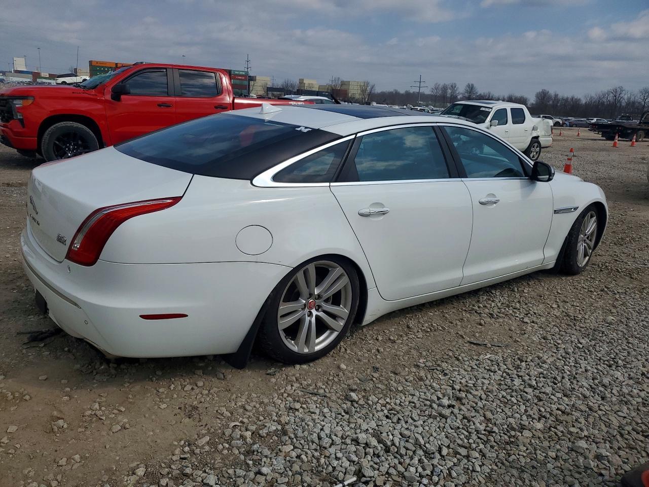 2015 Jaguar Xjl Portfolio - Image 3