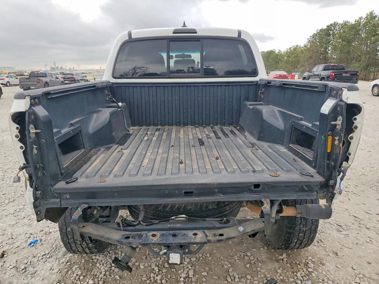 2015 Toyota Tacoma V6 - Фото 6