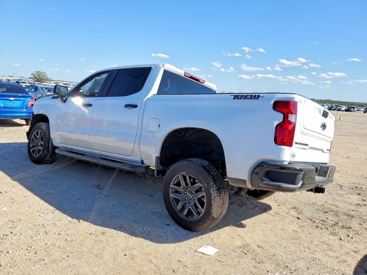 2026 Chevrolet Silverado K1500 Trail Boss Custom - Фото 2
