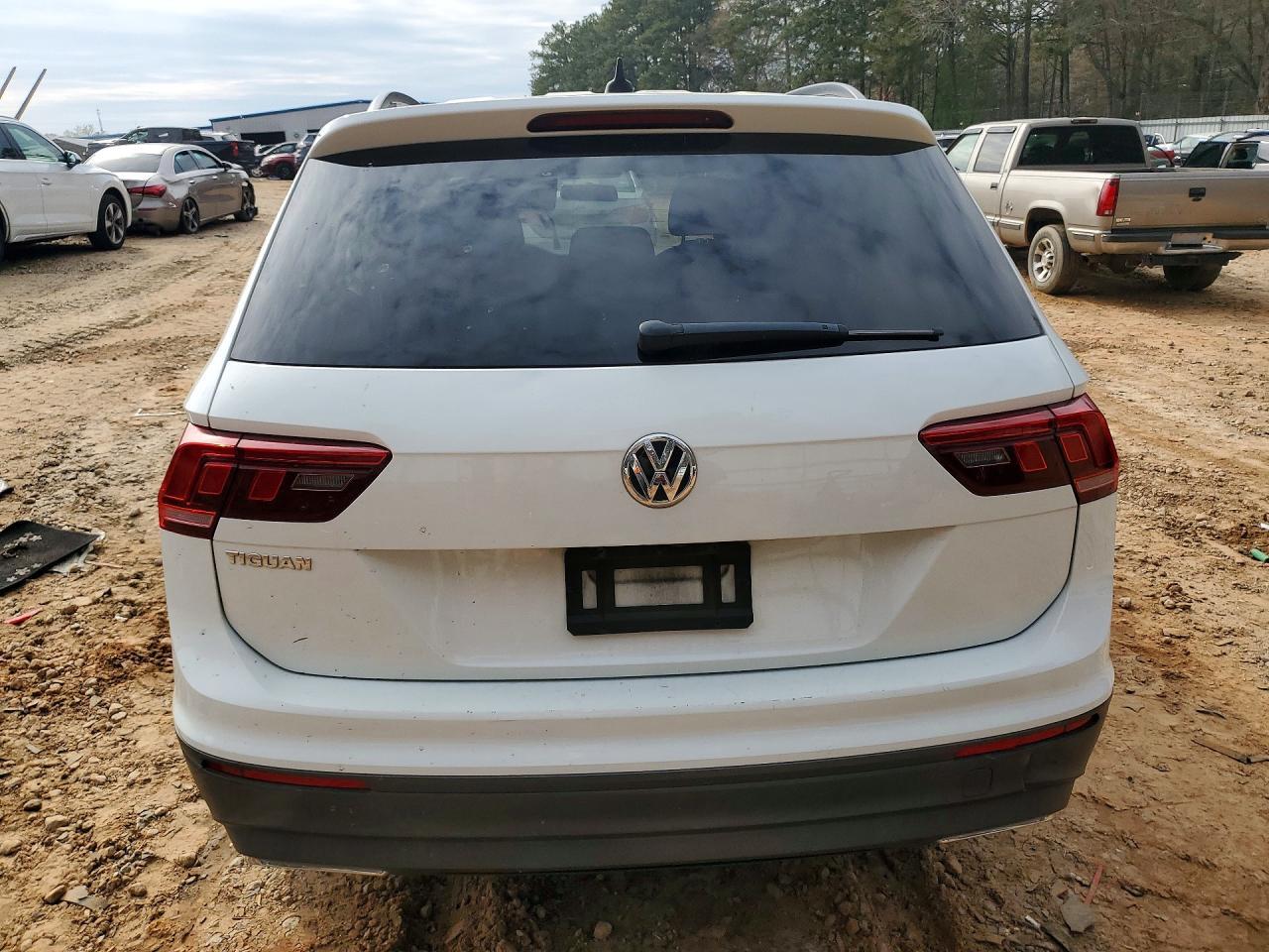 2020 Volkswagen Tiguan S - Image 6