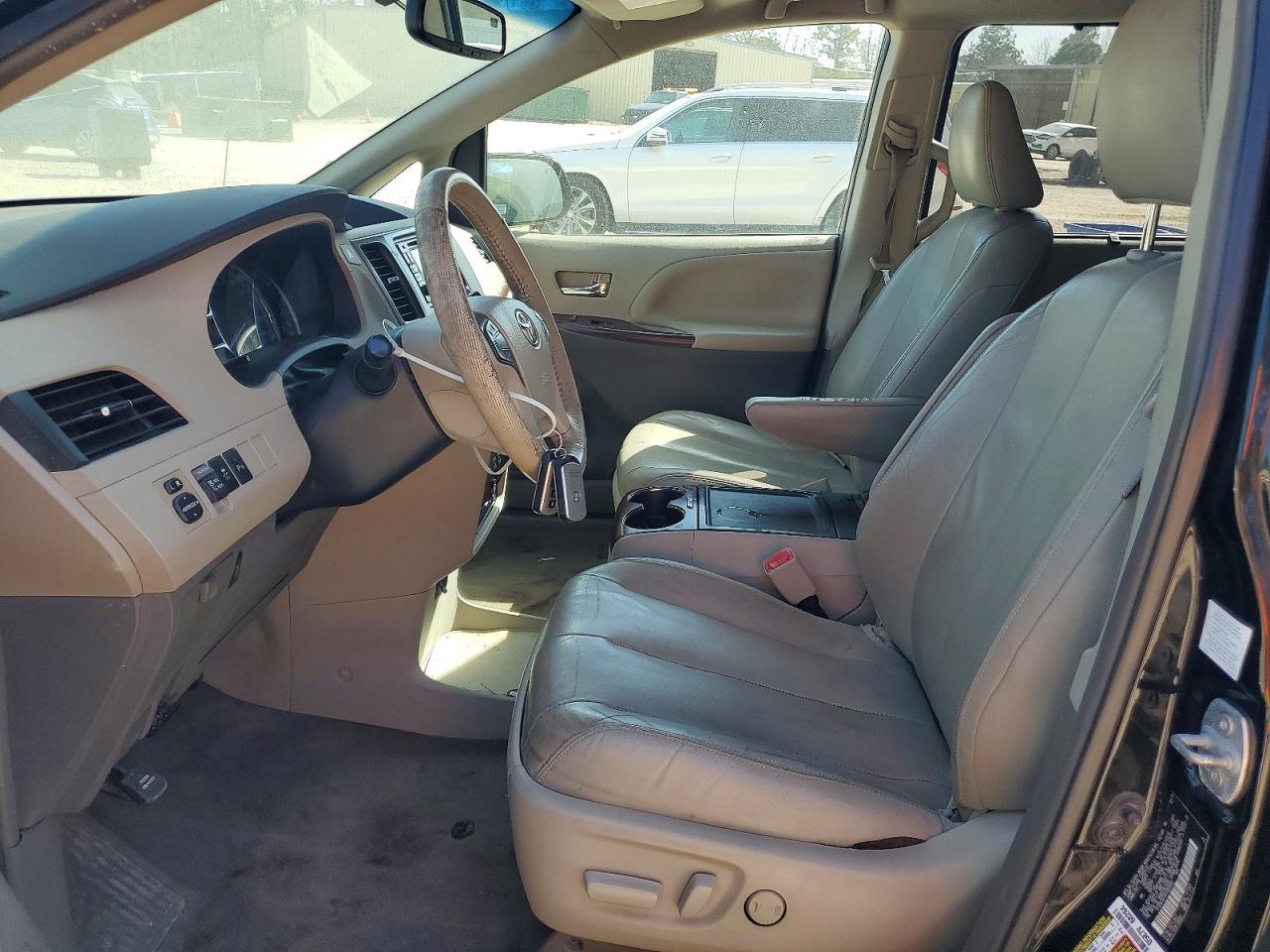 2014 Toyota Sienna Xle 7-Passenger - Фото 7