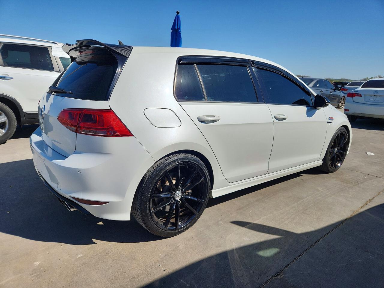 2017 Volkswagen Golf R - Фото 3