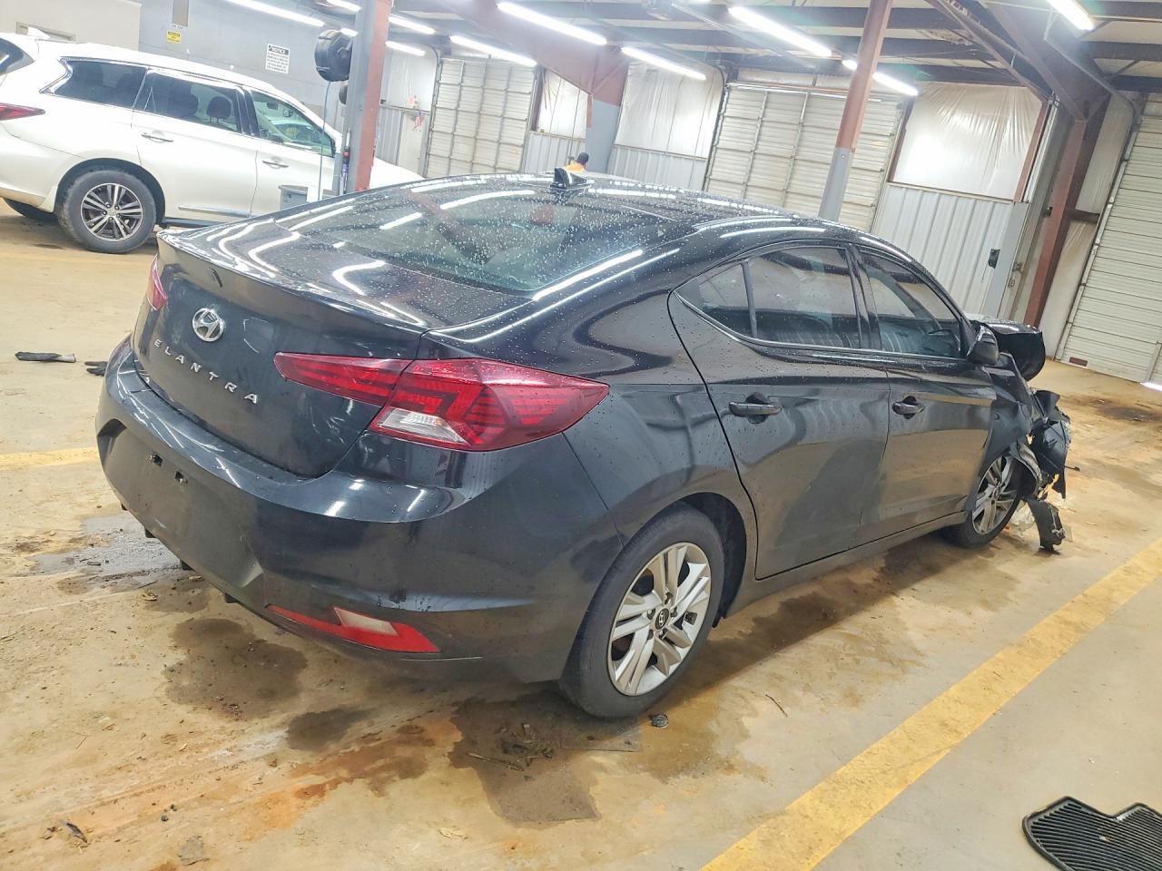 2020 Hyundai Elantra Sel - Фото 3