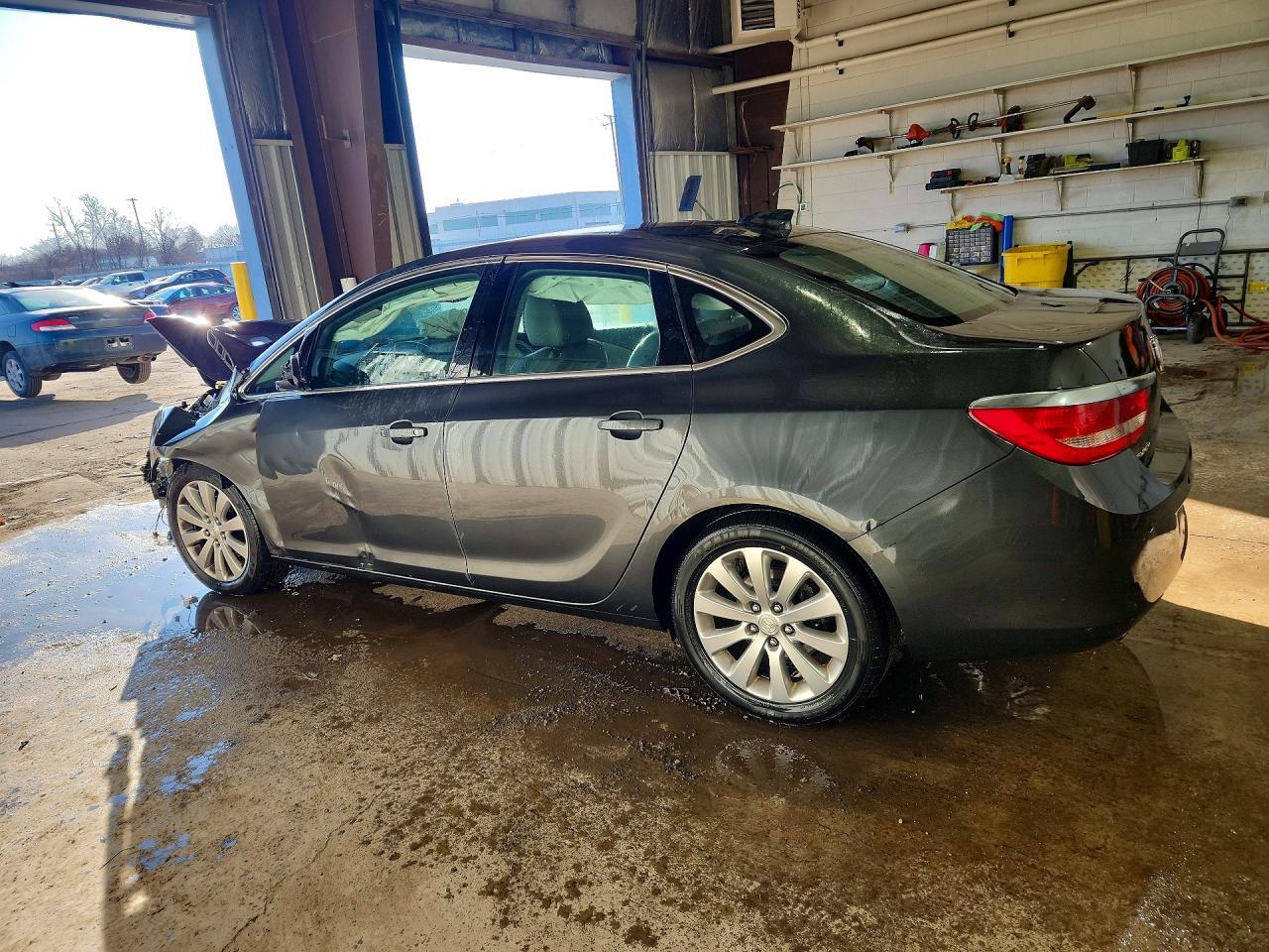 2016 Buick Verano - Фото 2