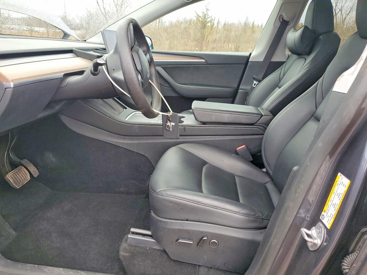 2023 Tesla Model Y - Image 7
