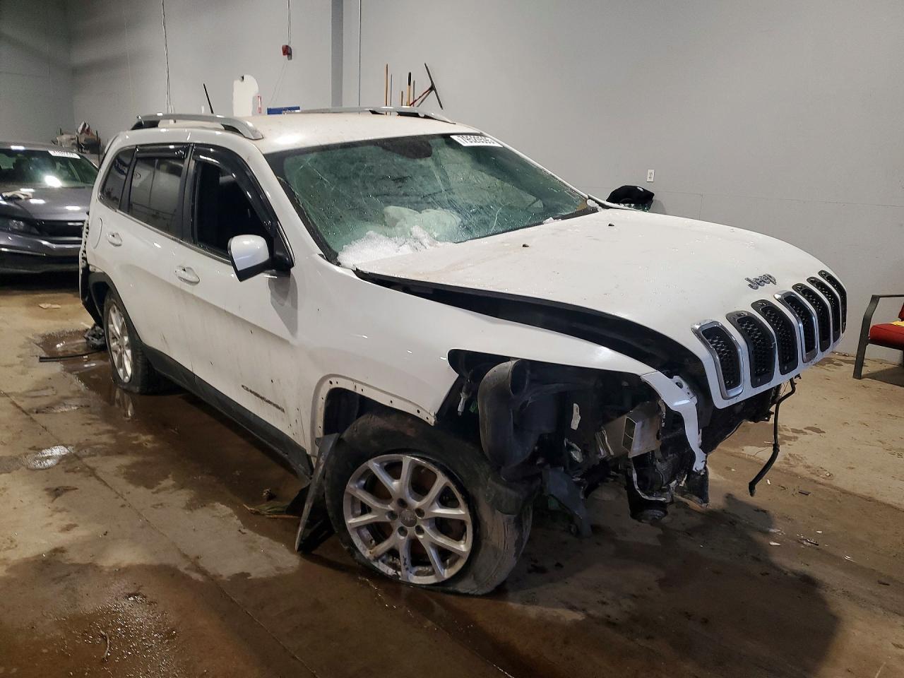 2016 Jeep Cherokee Latitude - Image 4