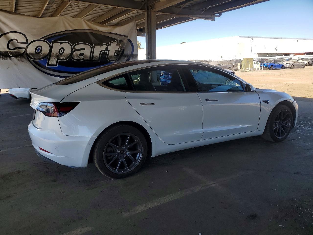 2019 Tesla Model 3 - Фото 3