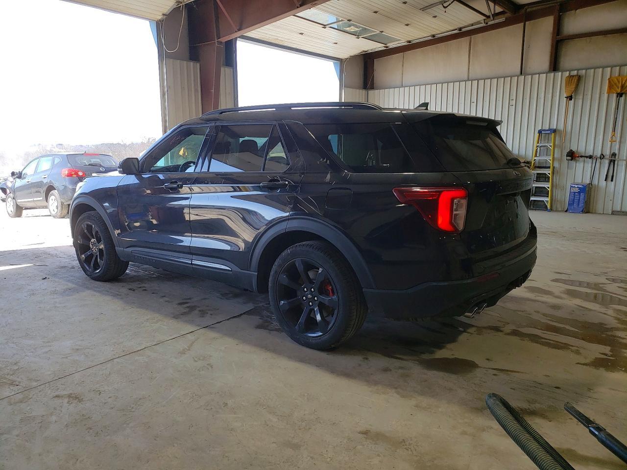 2022 Ford Explorer St - Фото 2