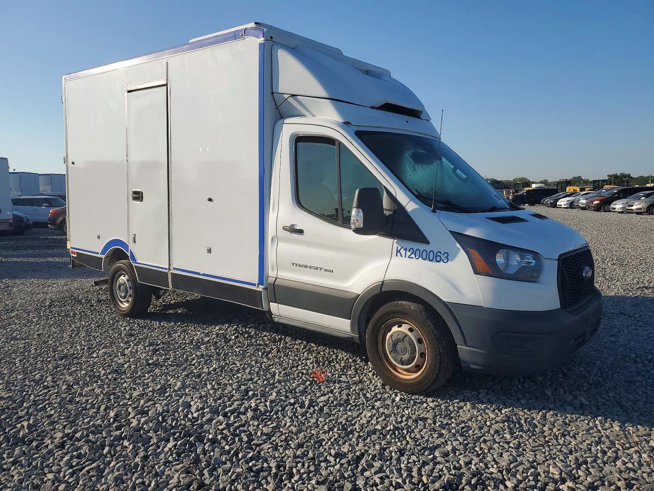 2020 Ford Transit Delivery Truck - Image 4