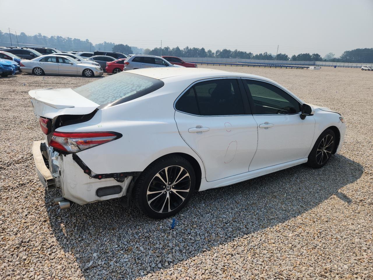 2018 Toyota Camry Se - Фото 3