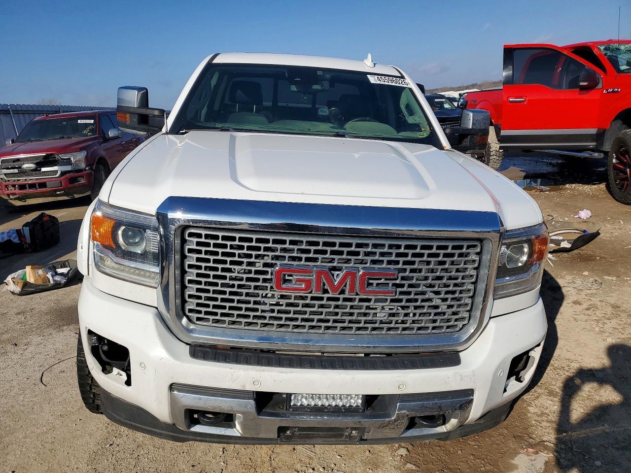 2017 GMC Sierra K2500 Denali - Image 5