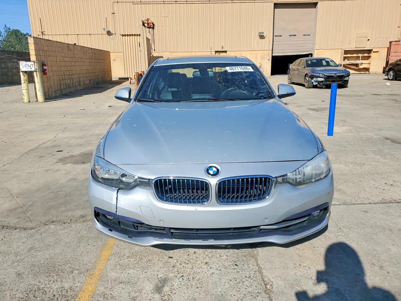 2017 BMW 330E - Фото 5