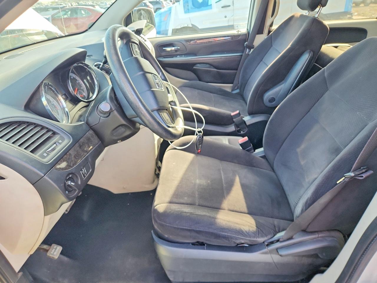 2011 Dodge Grand Caravan Express - Image 7