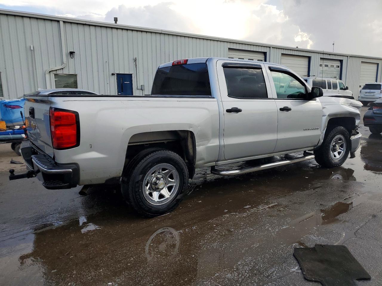 2015 Chevrolet Silverado C1500 - Image 3