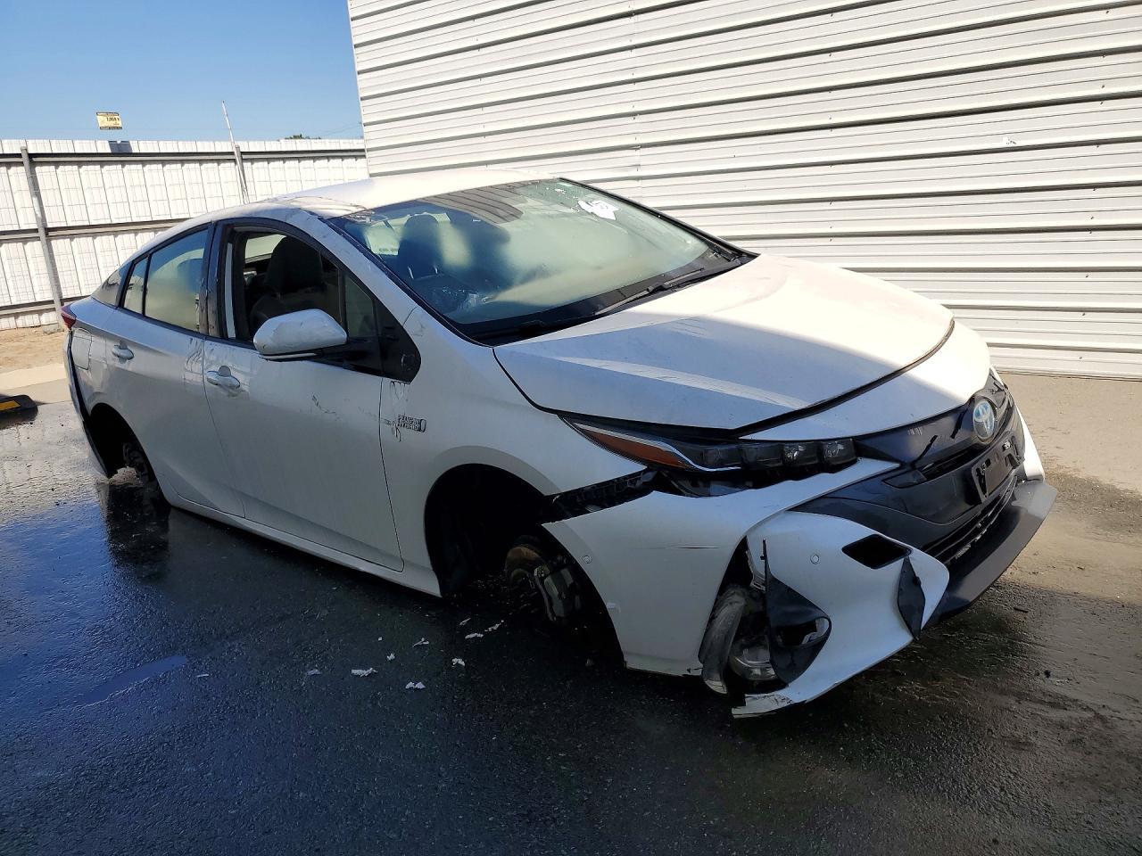 2021 Toyota Prius Prime Limited - Фото 4