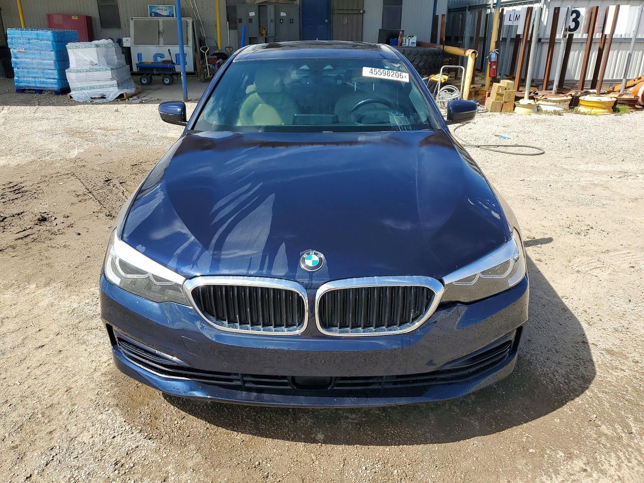 2020 BMW 530 Xi - Фото 5
