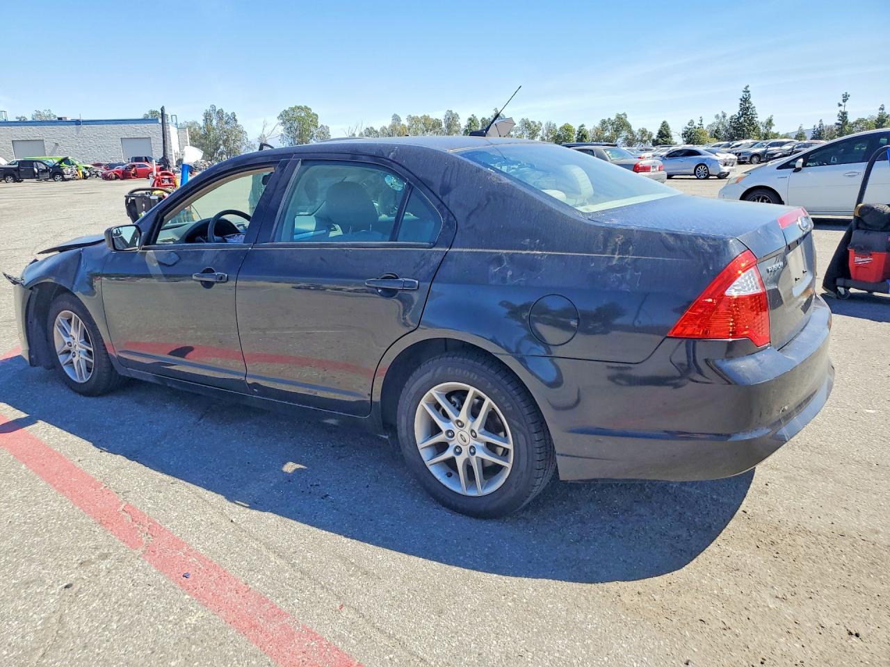 2011 Ford Fusion S - Image 2