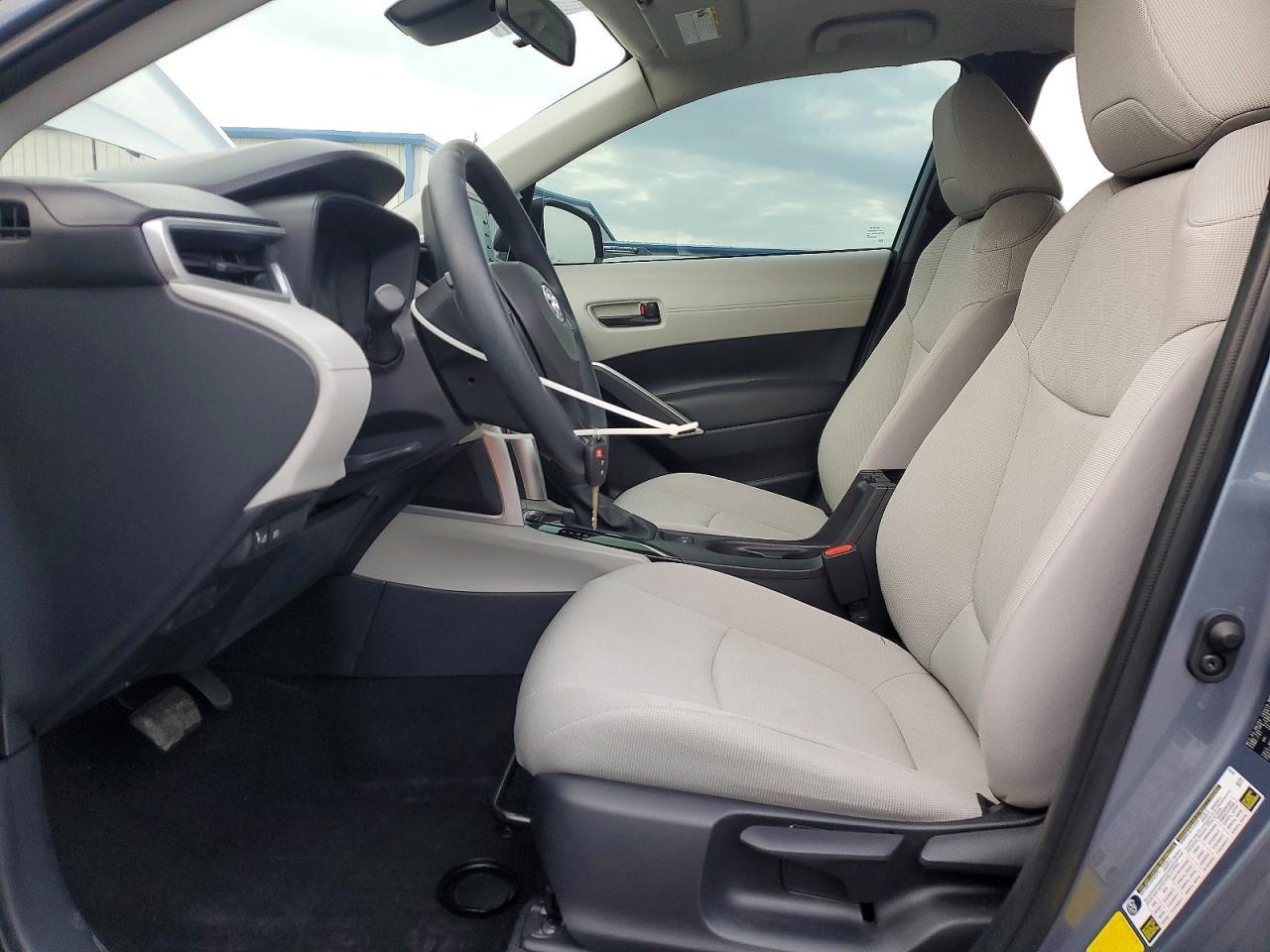 2022 Toyota Corolla Cross L - Image 7