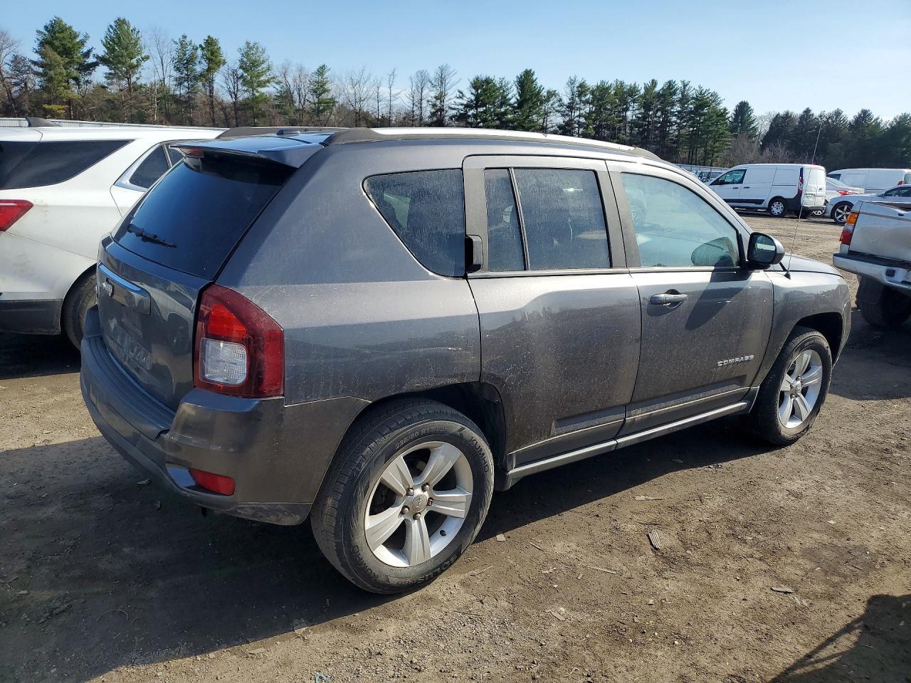 2016 Jeep Compass Sport - Фото 3