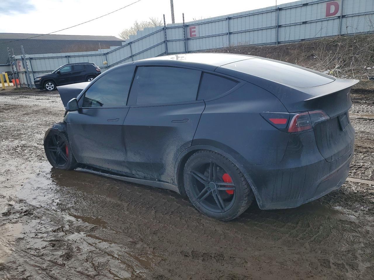 2023 Tesla Model Y - Image 2