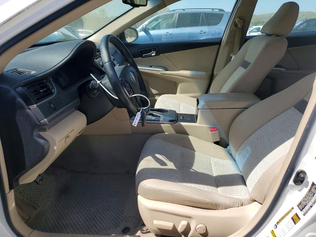 2014 Toyota Camry Hybrid Xle - Image 7
