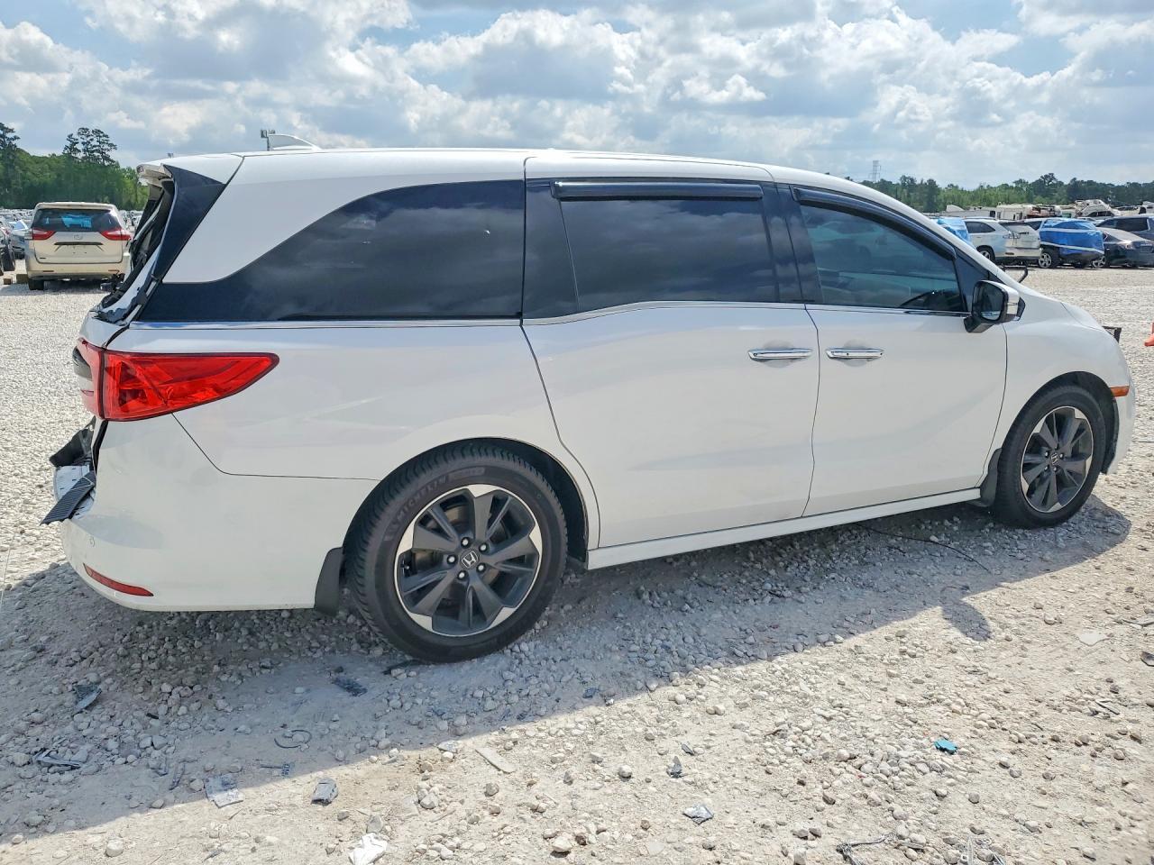 2024 Honda Odyssey Elite - Image 3