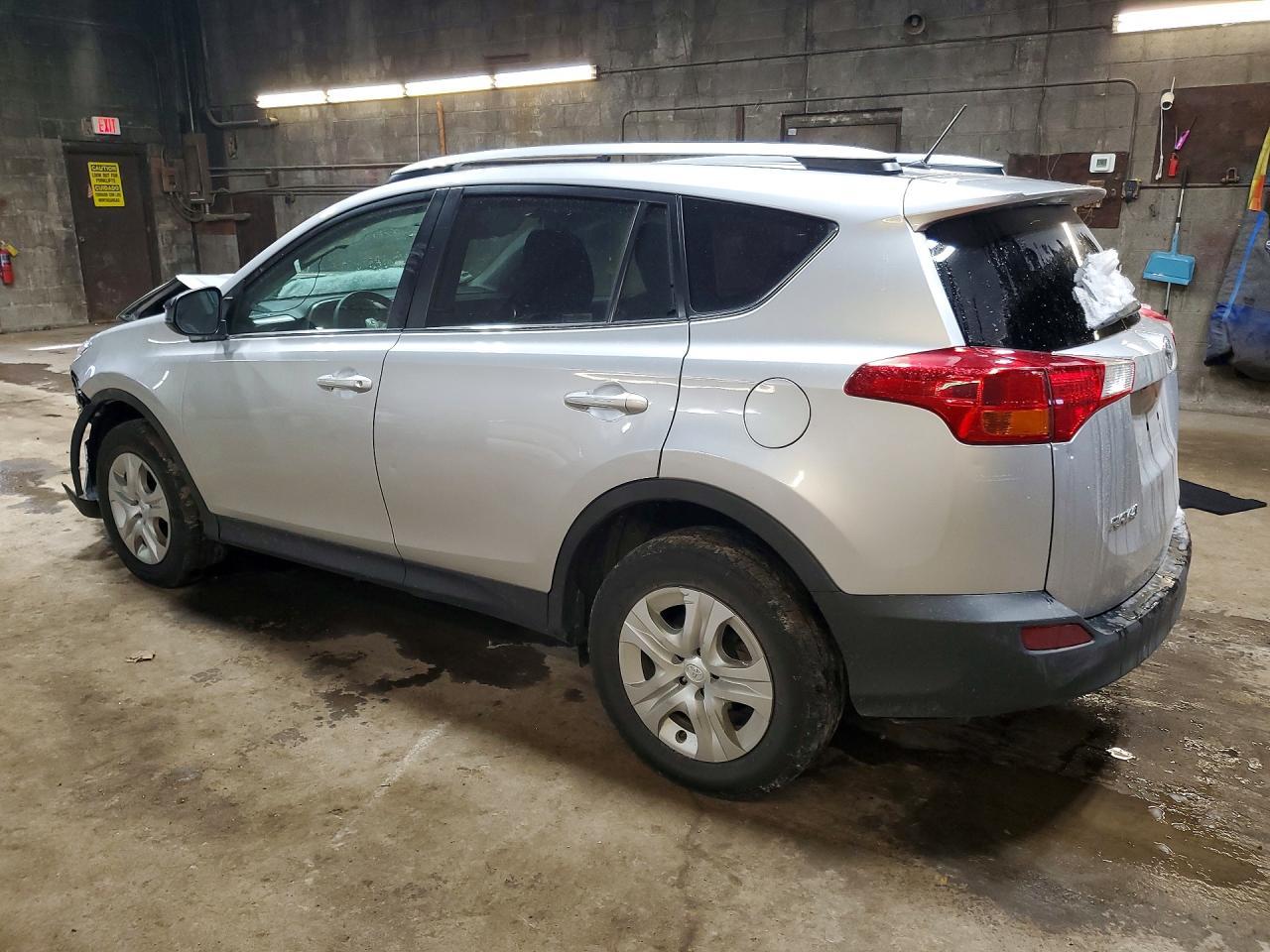 2015 Toyota Rav4 Le - Фото 2