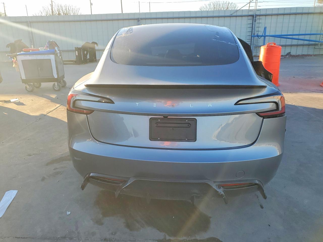 2025 Tesla Model 3 - Image 6