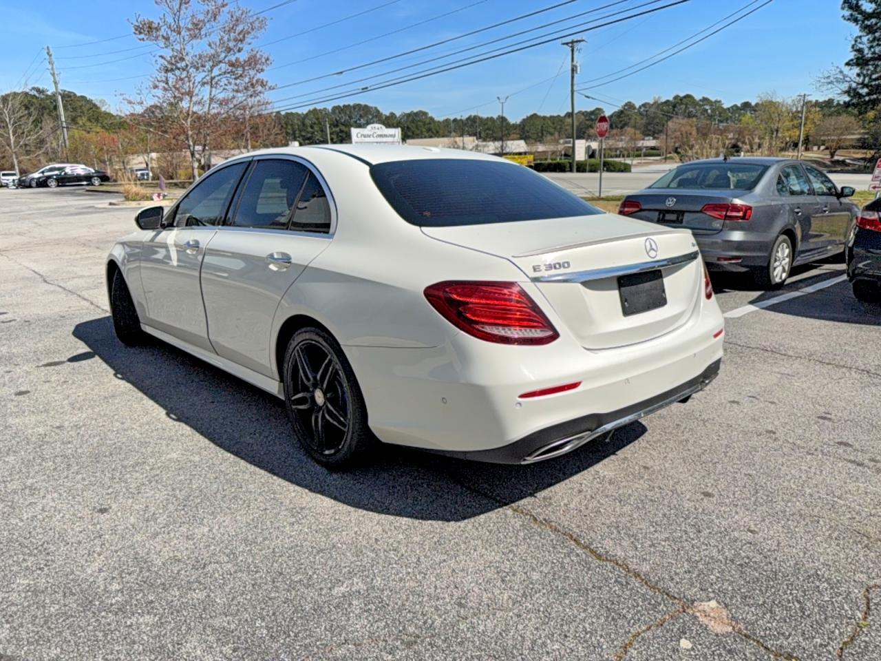 2017 Mercedes-Benz E 300 4Mat 4Matic - Image 3