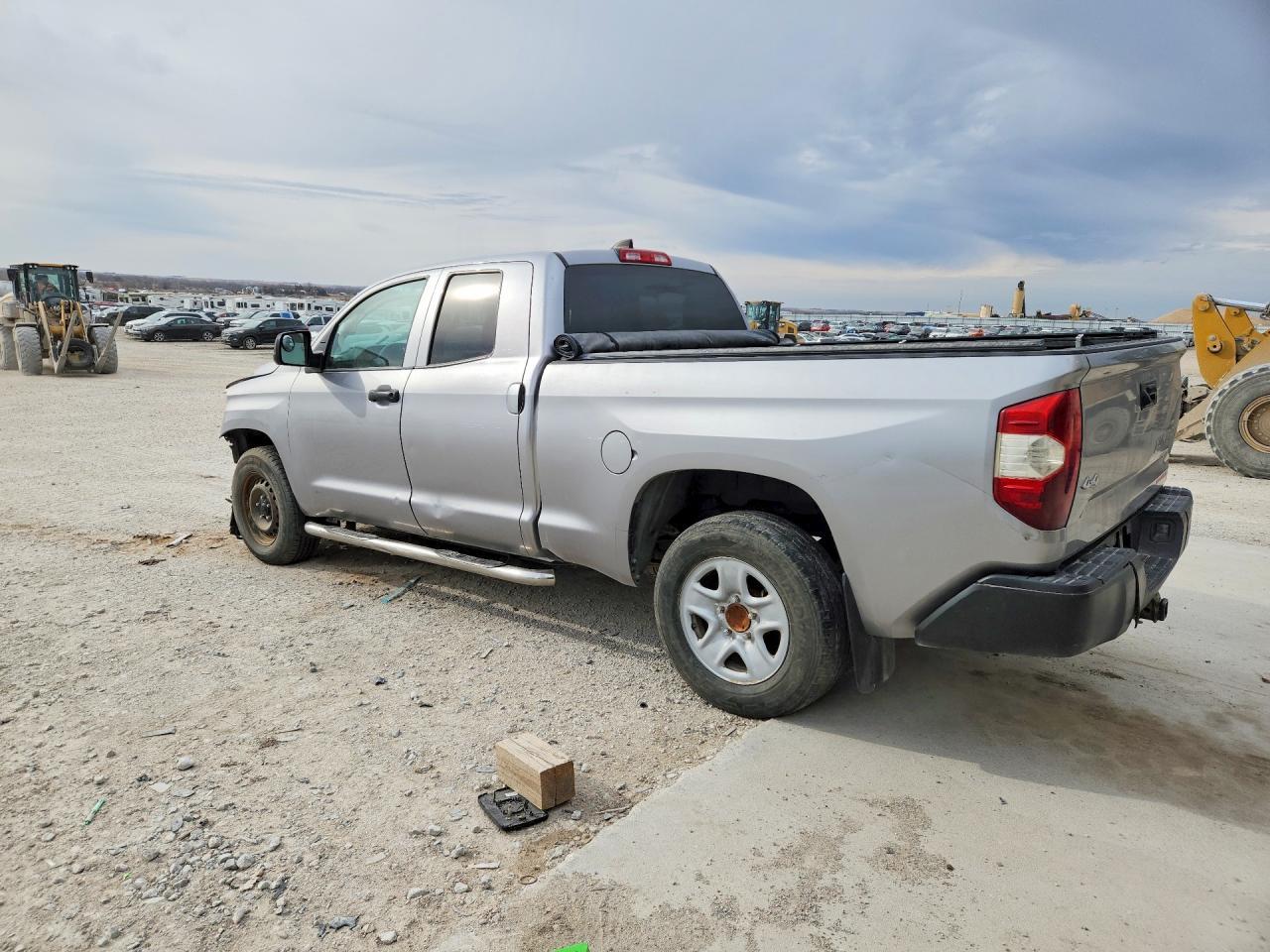 2021 Toyota Tundra Sr - Фото 2
