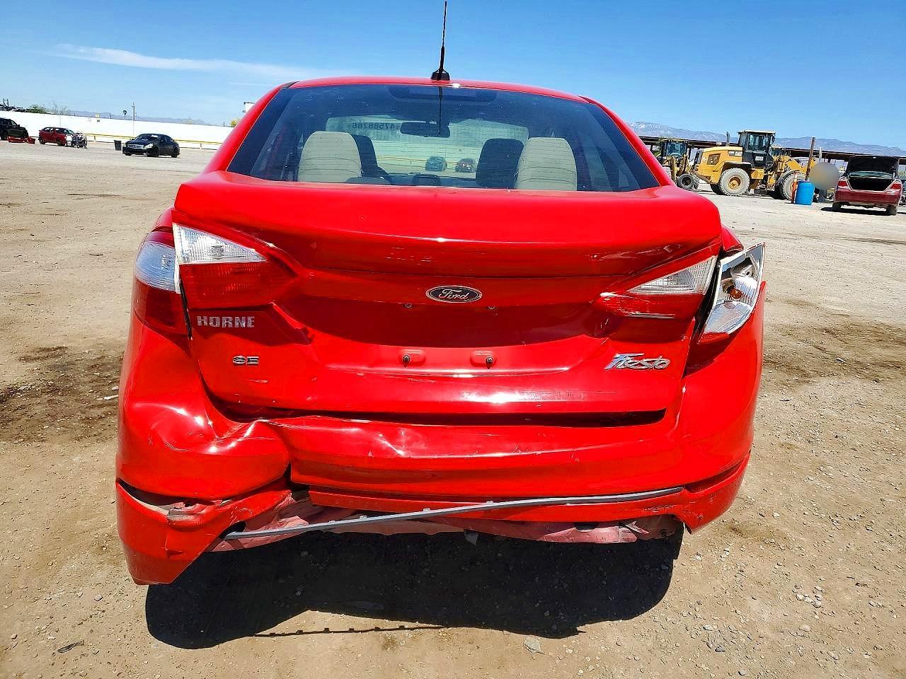 2014 Ford Fiesta Se - Фото 6