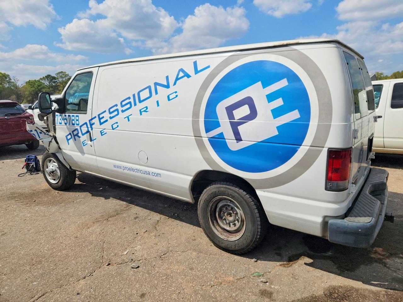2011 Ford Econoline E150 Van - Фото 2