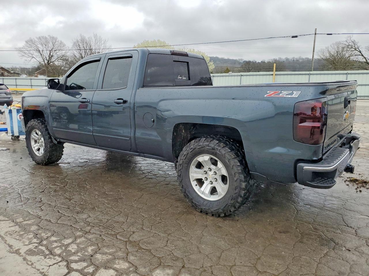 2017 Chevrolet Silverado K1500 Lt - Image 2