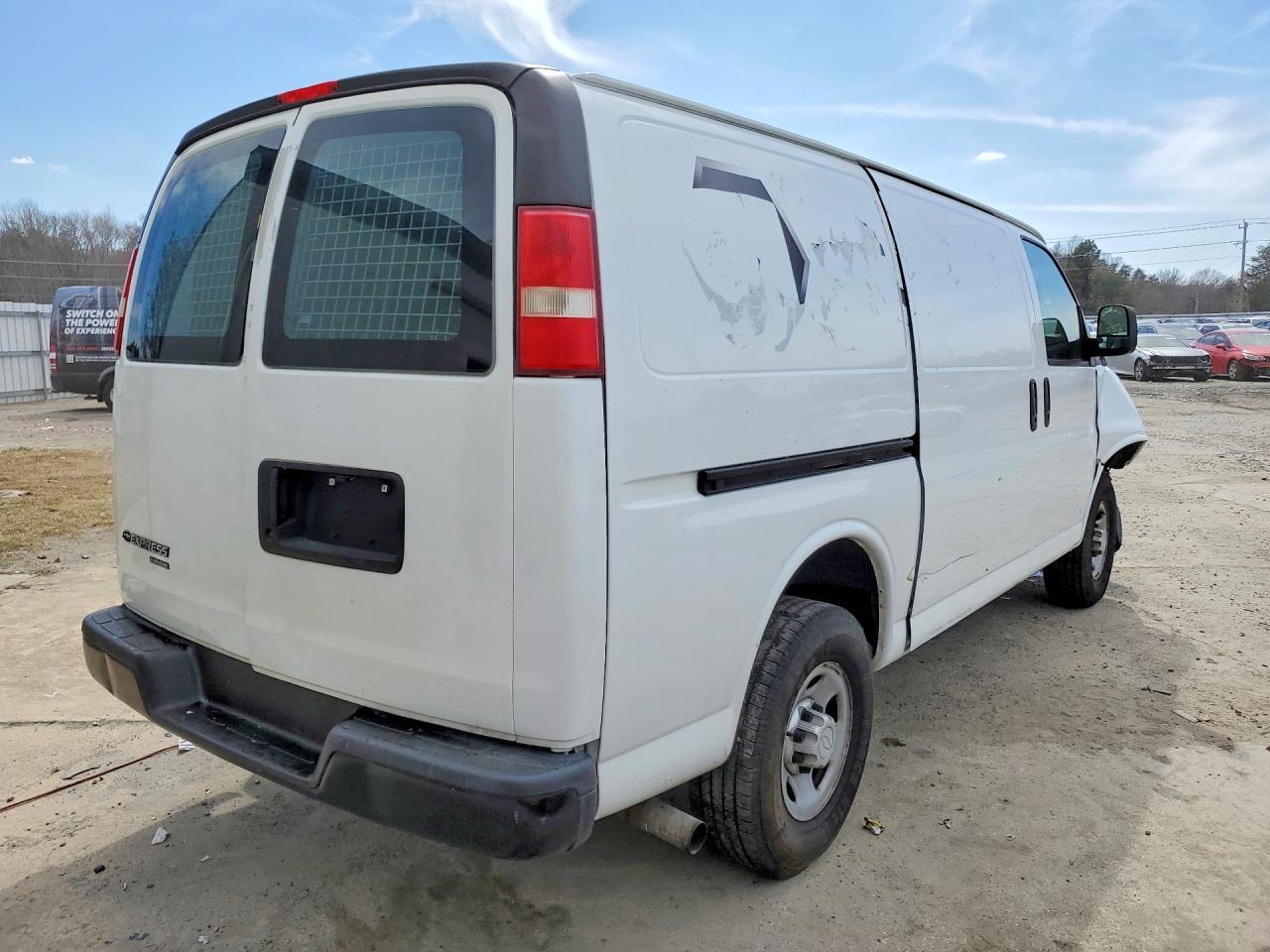2014 Chevrolet Express G2500 - Фото 3