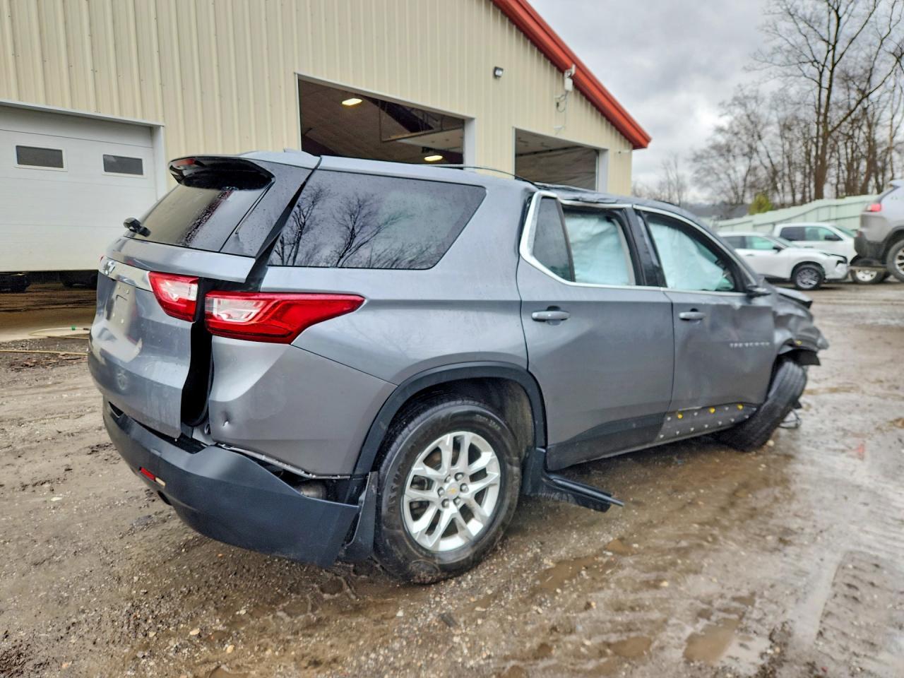 2019 Chevrolet Traverse Ls - Image 3