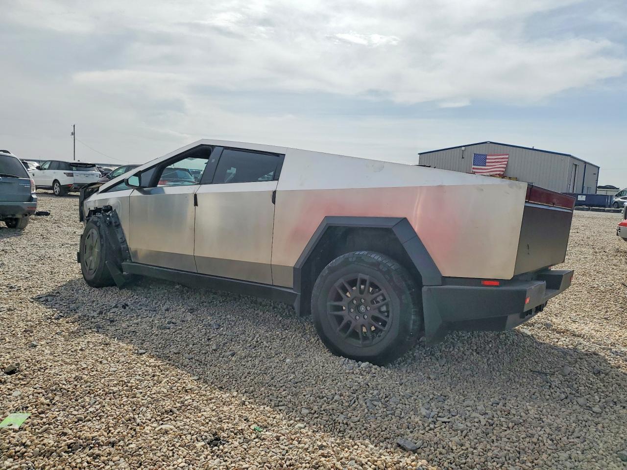 2025 Tesla Cybertruck - Image 2