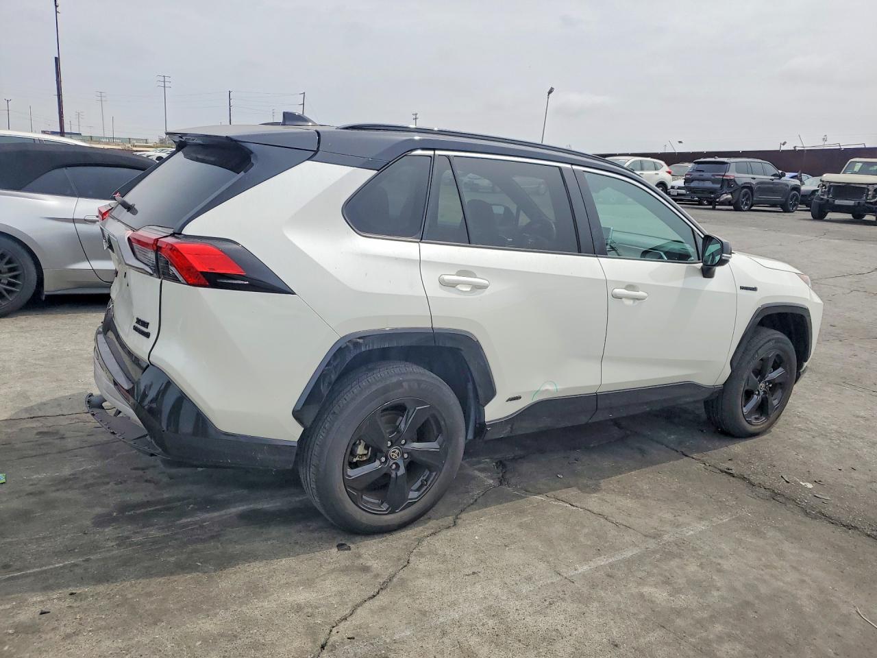 2021 Toyota Rav4 Hybrid Xse - Фото 3