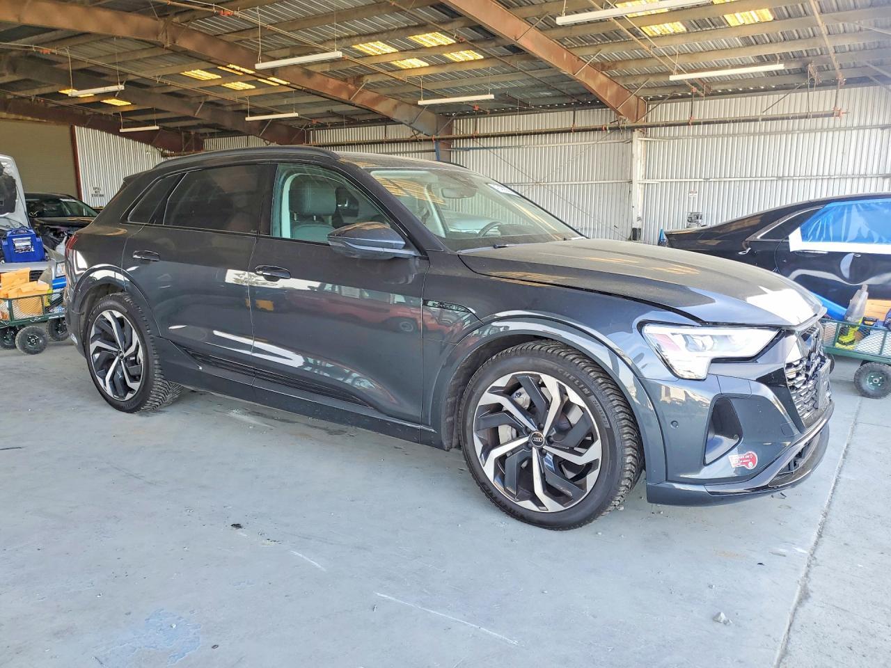 2024 Audi Q8 E-Tron Premium Plus - Фото 4