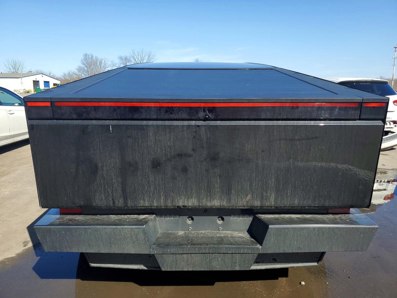 2025 Tesla Cybertruck - Фото 6