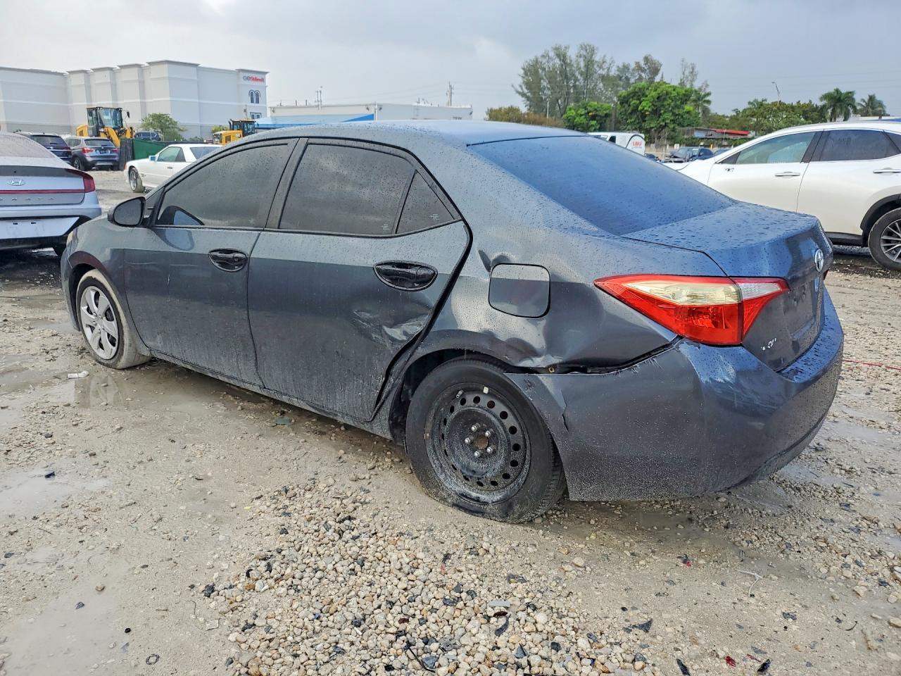 2016 Toyota Corolla Le - Image 2