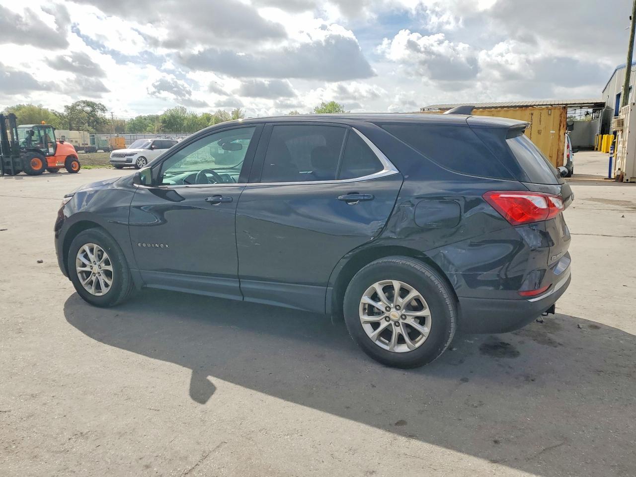 2020 Chevrolet Equinox Lt - Image 2