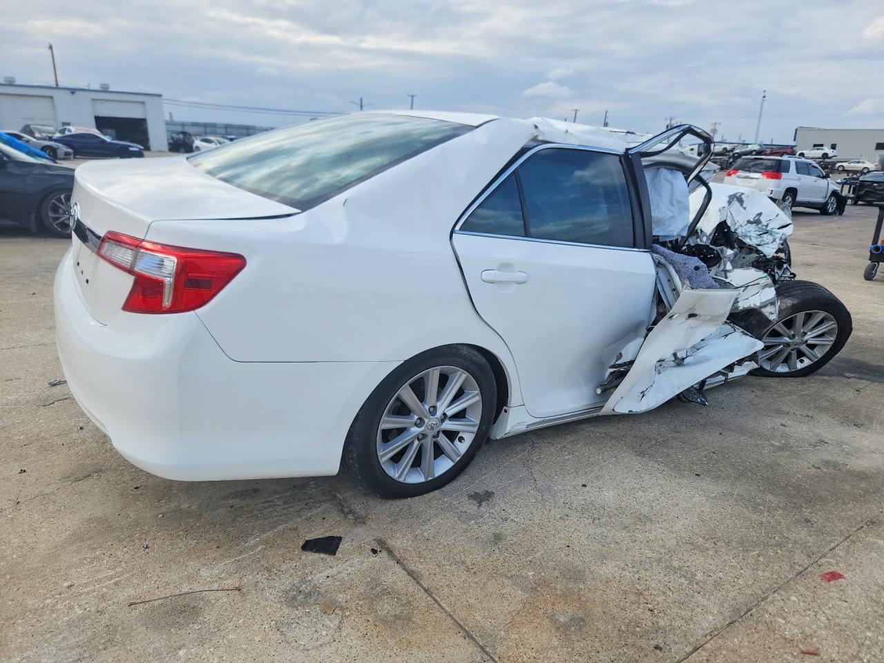 2014 Toyota Camry Xle - Фото 3