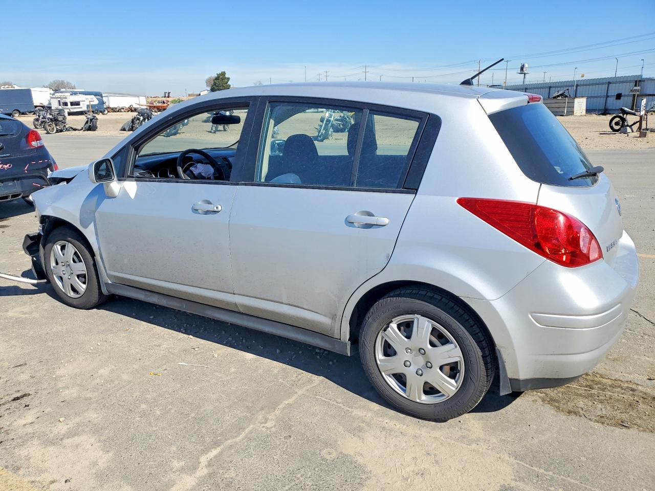 2008 Nissan Versa 1.8 S - Image 2