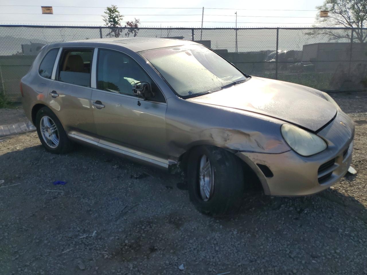 2005 Porsche Cayenne - Image 4