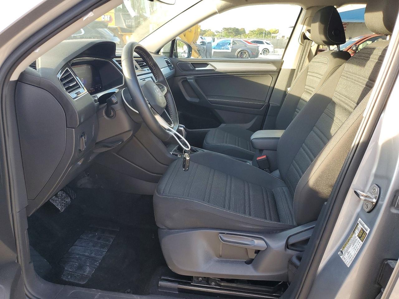 2022 Volkswagen Tiguan S - Фото 7